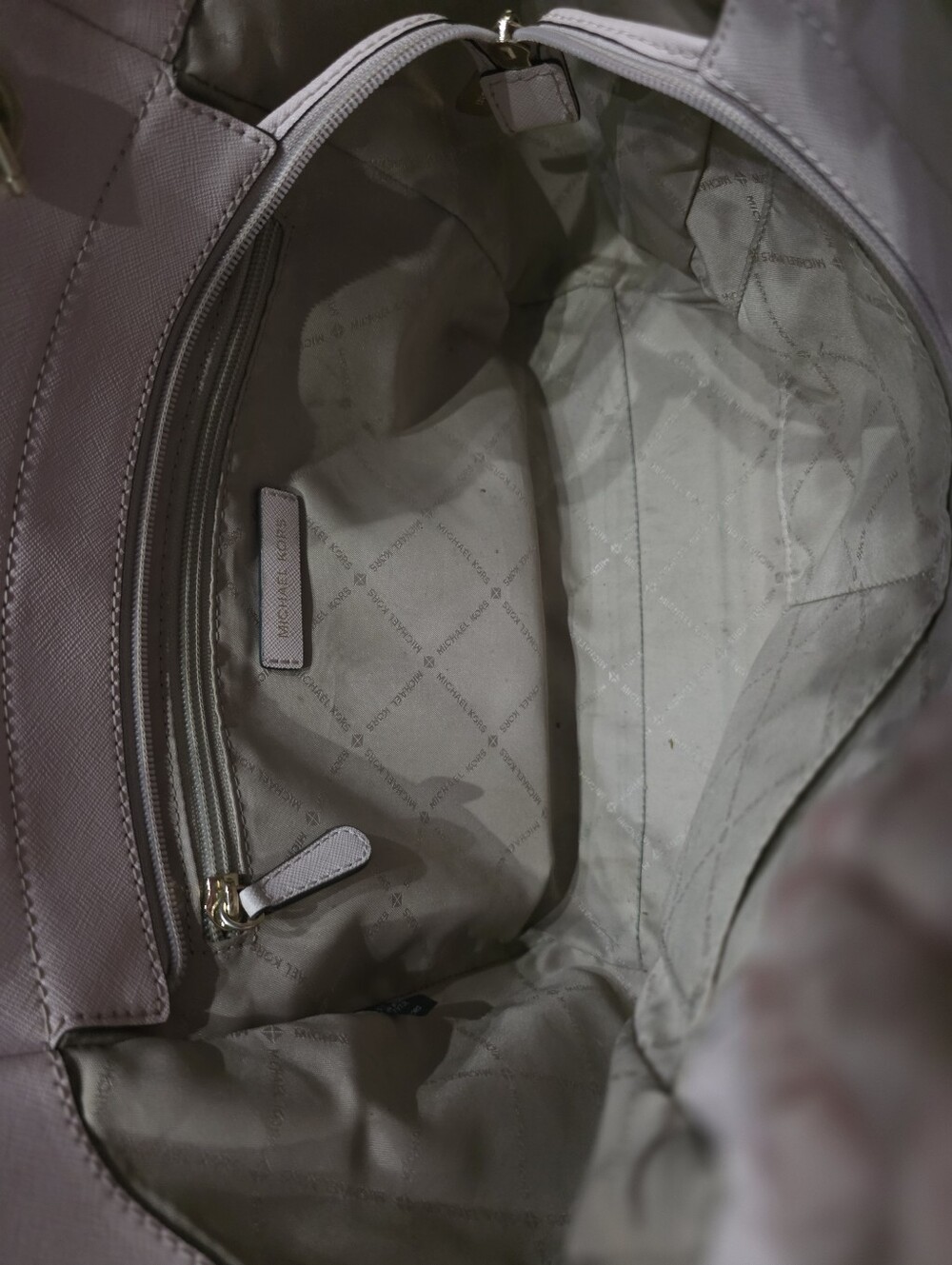 Michael Kors Blush Saffiano Leather Tote with Gold Hardware - Picture 5 of 8